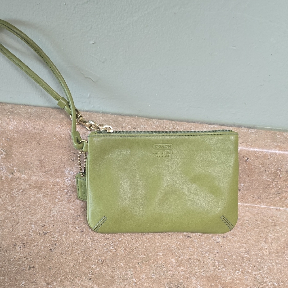 Vintage Coach Olive Leather Wristlet